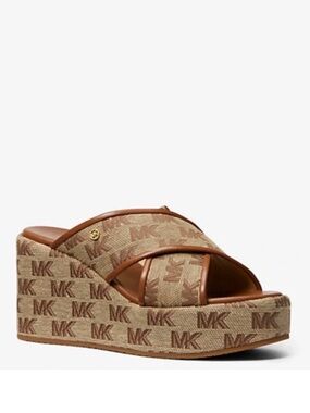 MICHAEL KORS WEDGE Size 7